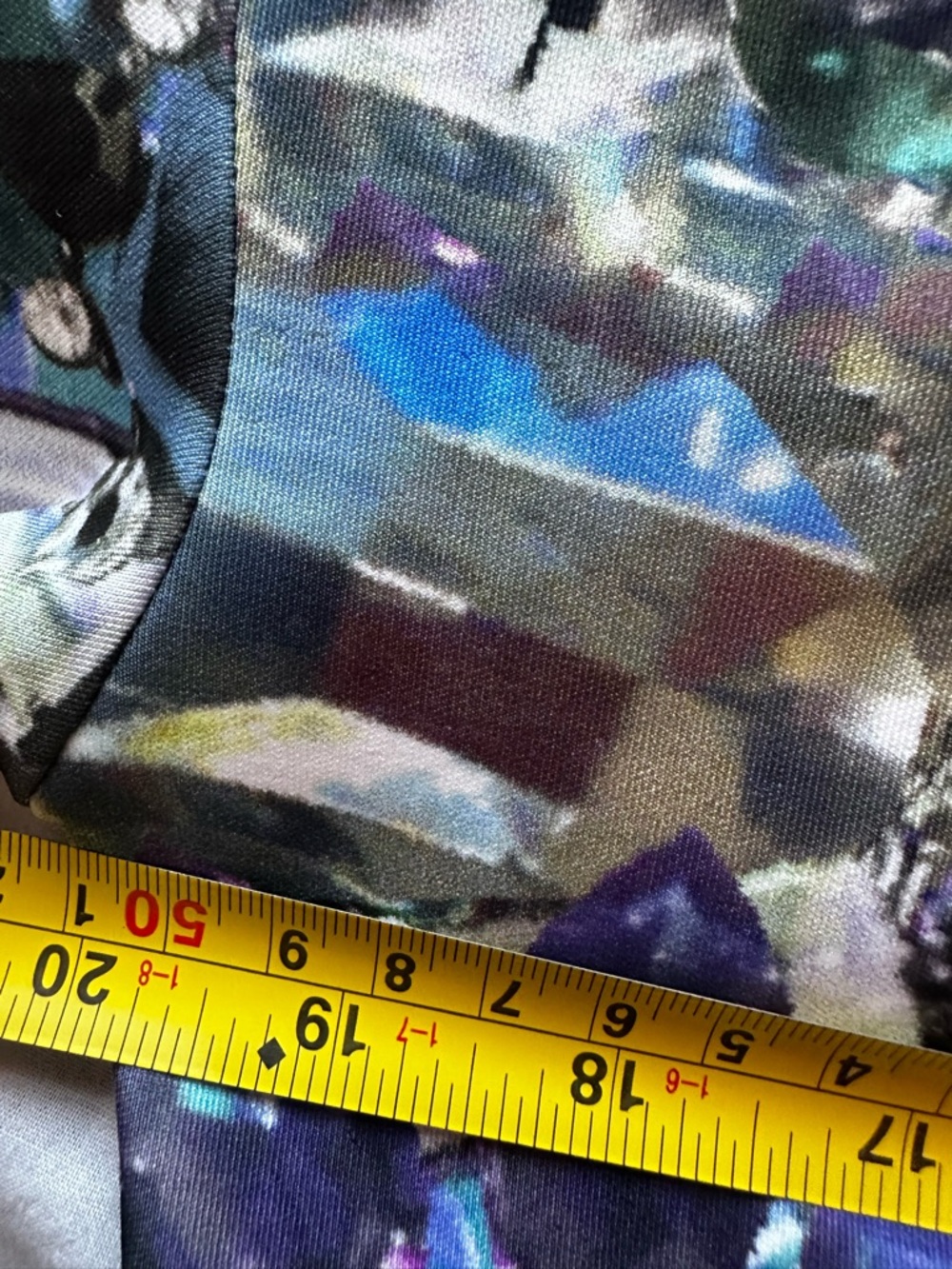 H&M Jewel Print Cropped Long Sleeve Top Gemstone Graphic Crop Top Size 2 - Picture 6 of 10
